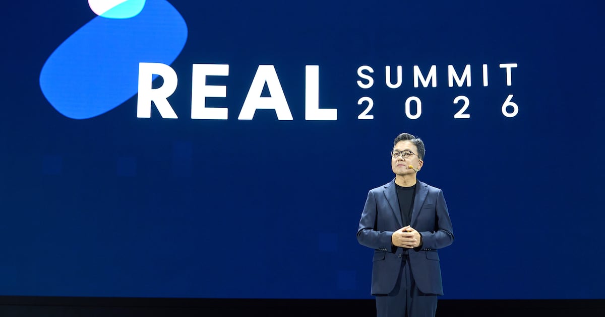 三星SDS CEO Lee June-hee 在 Real Summit 2026 上发表主题演讲