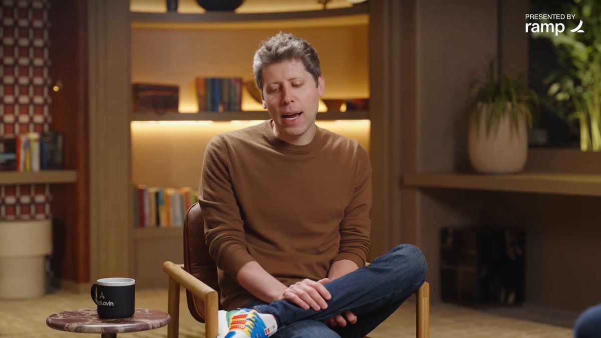 Sam Altman 在访谈中的视频画面