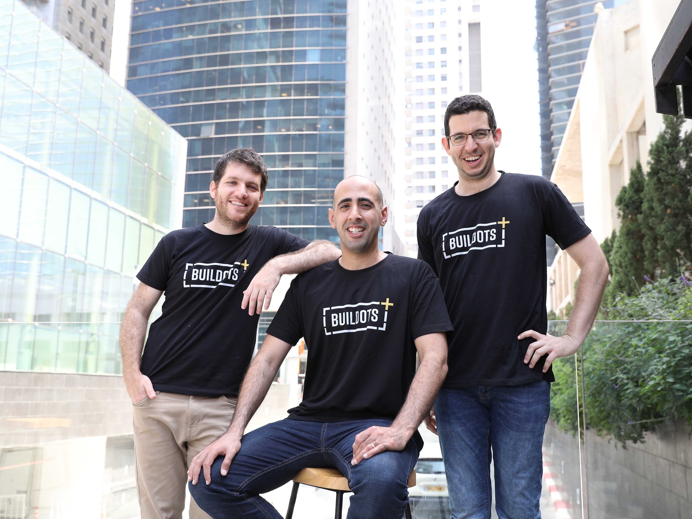 Buildots 联合创始人 Roy Danon、Yakir Sudry 和 Aviv Leibovici（摄影：Eyal Toueg）