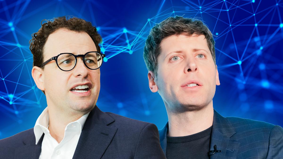 《The Information》关于 OpenAI 与 Anthropic 接近达成相互压力测试协议报道的题图，画面为蓝色网络背景前的两位男士肖像