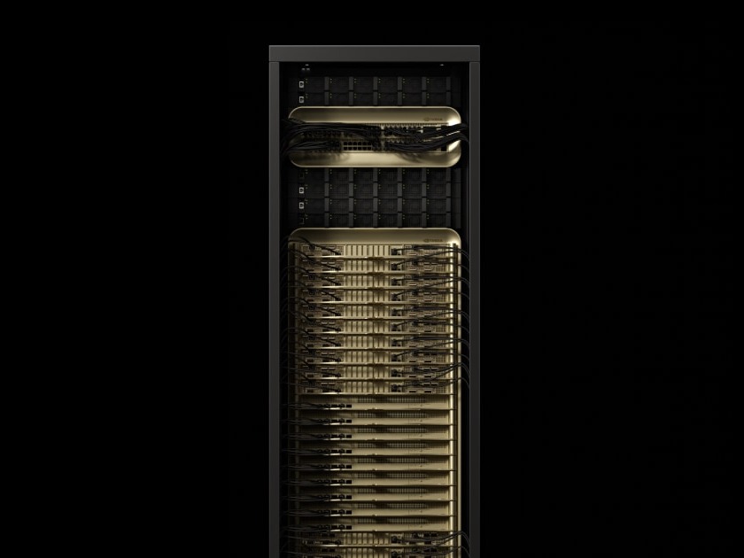 NVIDIA GB200 NVL72 机架式系统（NVIDIA 官网产品渲染图）