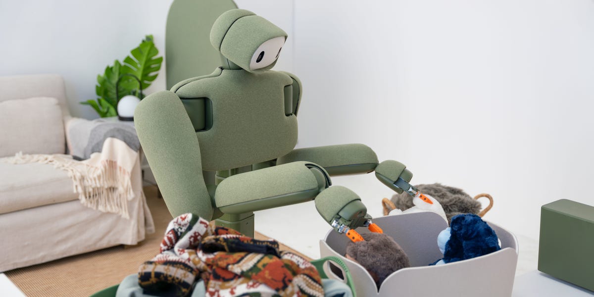 Weave Robotics 的 Isaac 1 家用机器人
