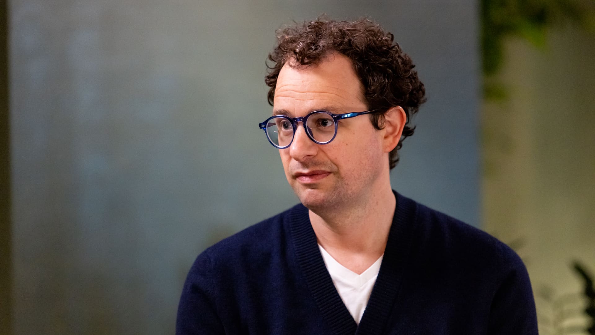 Anthropic 联合创始人兼 CEO Dario Amodei，2026 年 4 月 30 日在旧金山 Anthropic 总部接受采访（Jason Henry/Bloomberg via Getty Images）