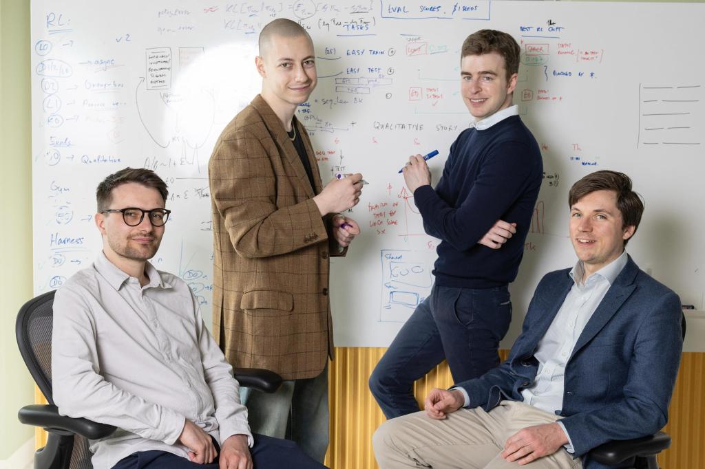 Inherent 的四位联创（从左到右）：Louis Kirsch、Kaloyan Aleksiev、Tantum Collins 与 Edward Hughes。图片来源：Anna Gordon / TechCrunch