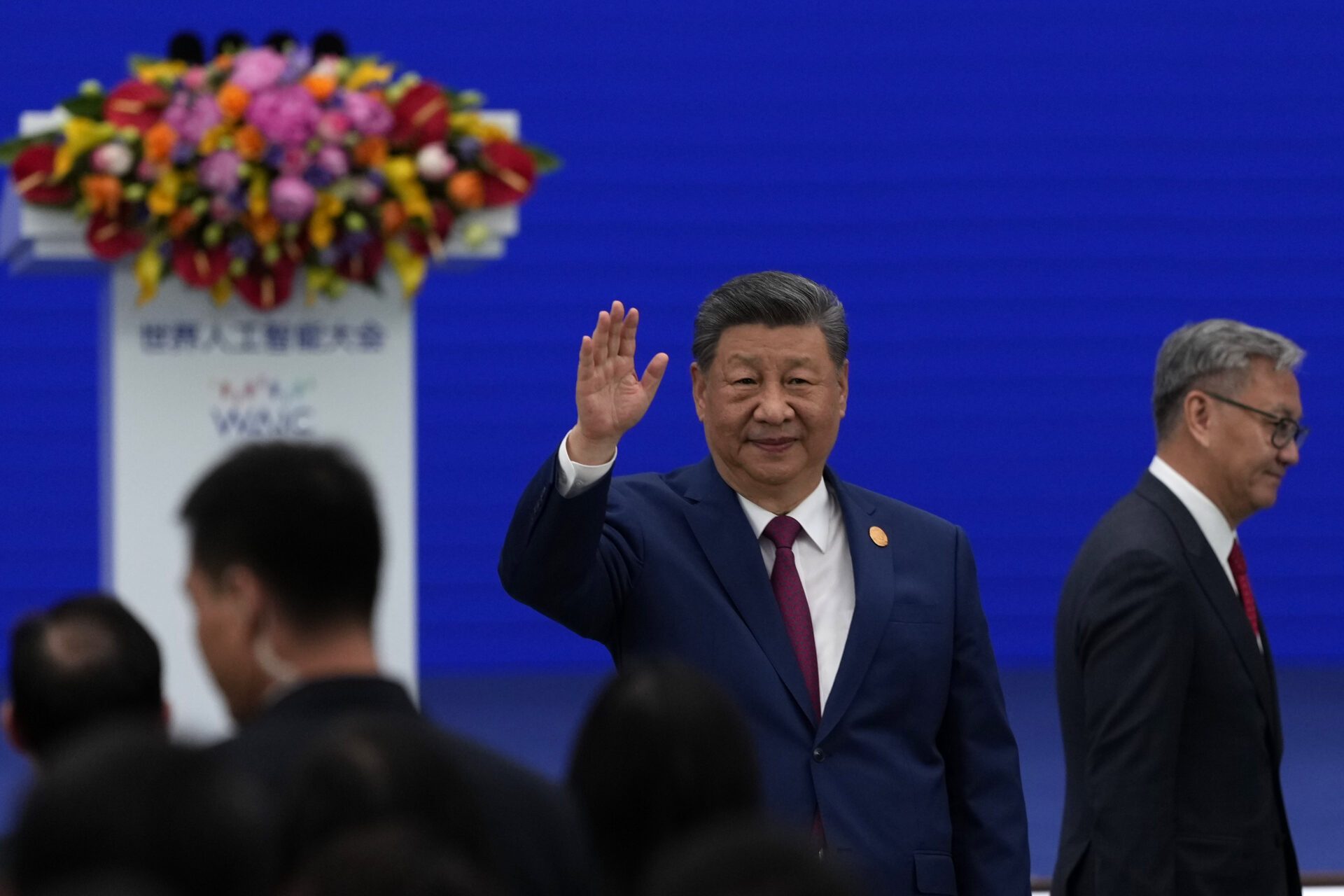 Reuters 独家：中国军方关联机构用 OpenAI/Anthropic 模型输出训练国防 AI，蒸馏争议升级至军事安