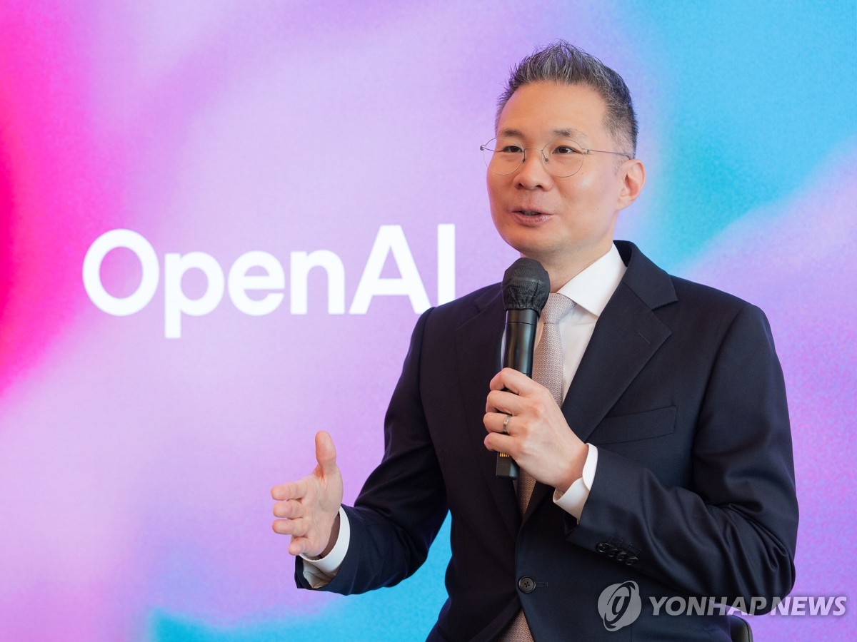 OpenAI 韩国总经理 Kim Kyung-hoon 在 9 月 9 日于首尔举行的记者会上发言（图片来源：Yonhap）
